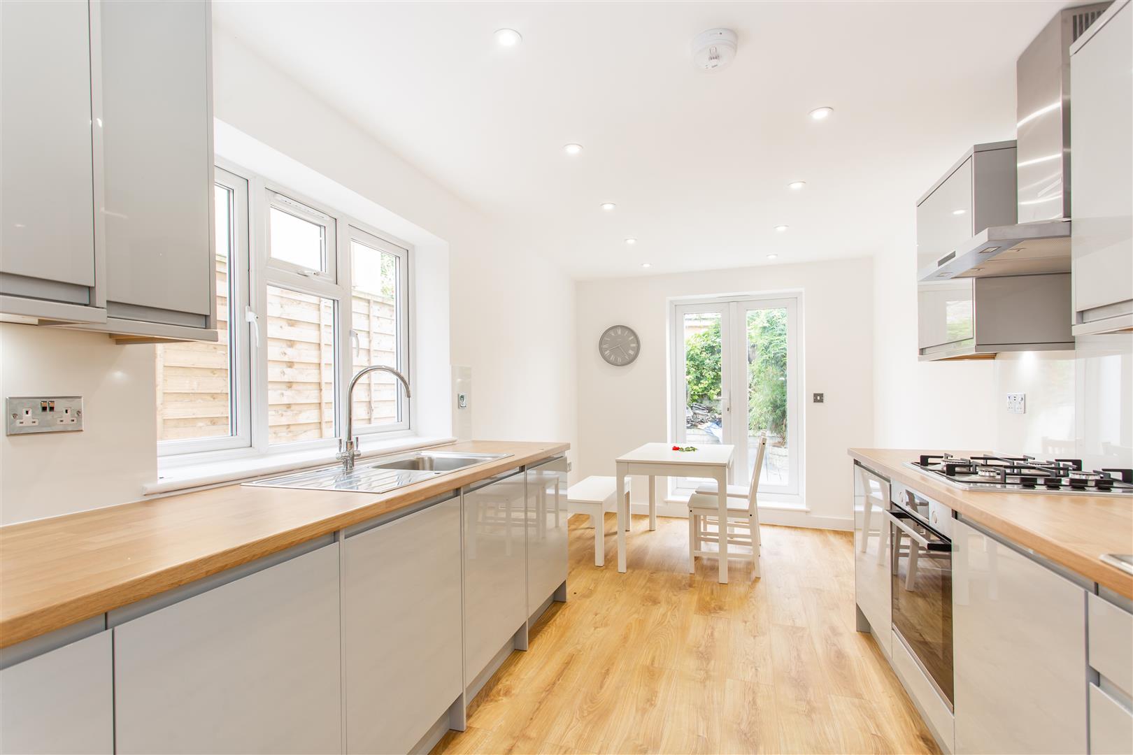 4 bed property in Bow Common Lane, Mile End